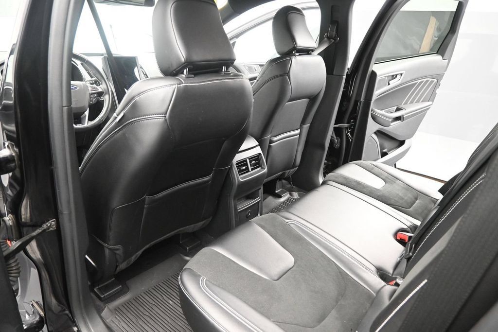 Used 2023 Ford Edge ST AWD/4WD image 14