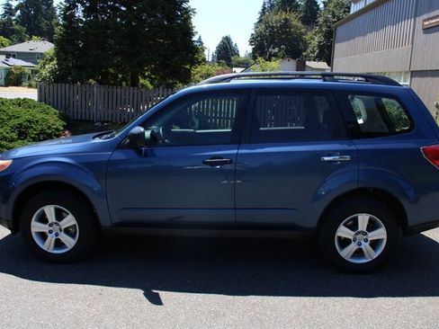 Used 2011 Subaru Forester 2.5X w/ Alloy Wheel Value Pkg AWD/4WD image 12