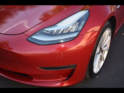 Used 2018 Tesla Model 3 Long Range AWD/4WD image 40