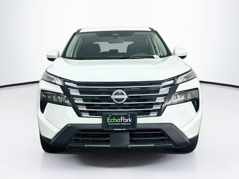 Used 2025 Nissan Rogue SV AWD/4WD image 2