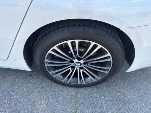 Used 2018 BMW 530i w/ Premium Package image 5