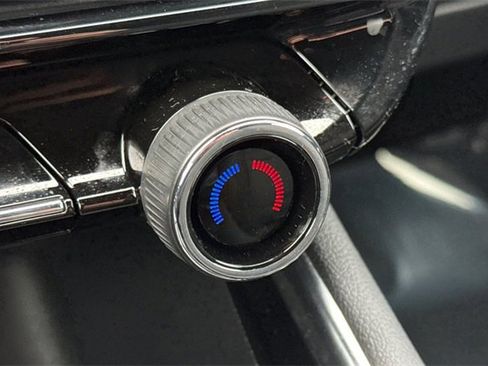 Used 2024 Chevrolet Traverse LT w/ LPO, Floor Liner Package image 31