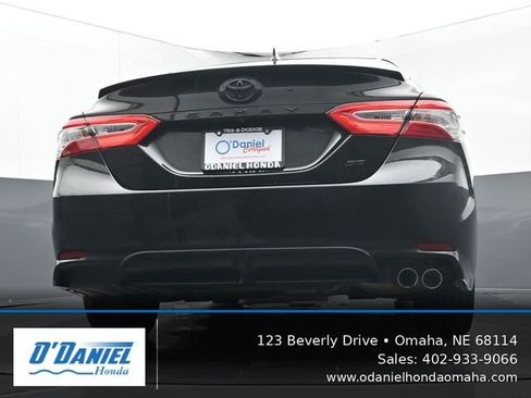 Used 2020 Toyota Camry SE FWD image 11