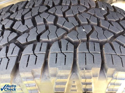 Used 2025 Chevrolet Silverado 2500 LTZ w/ LTZ Convenience Package image 43