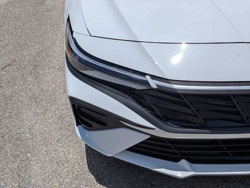 New 2026 Hyundai Elantra SE FWD image 7