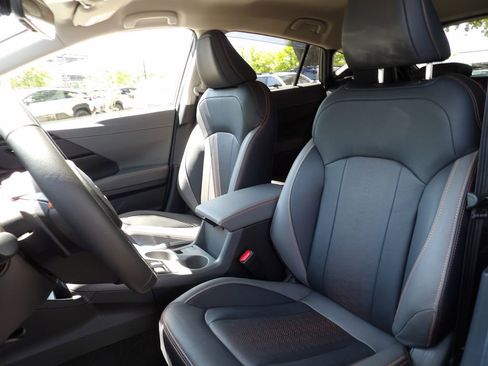 Used 2025 Subaru Crosstrek 2.5i Limited w/ Crosstrek Mirror Package image 13