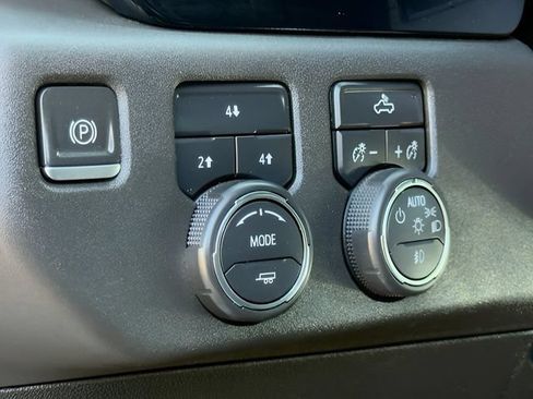 Used 2024 Chevrolet Silverado 2500 LT w/ Convenience Package AWD/4WD image 22