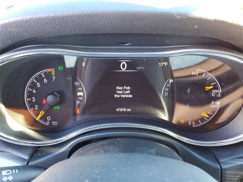 Used 2021 Jeep Grand Cherokee Laredo X image 10