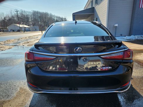 Used 2019 Lexus ES 300h image 9