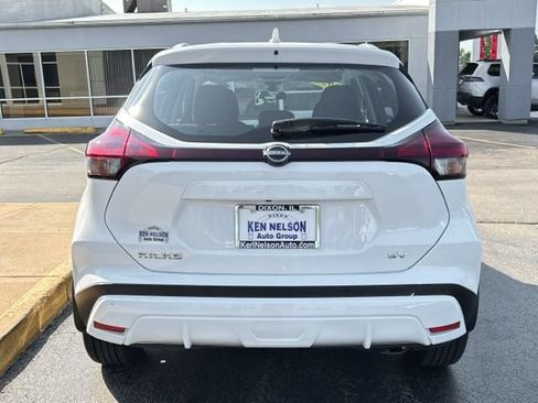 Used 2023 Nissan Kicks SV FWD image 8