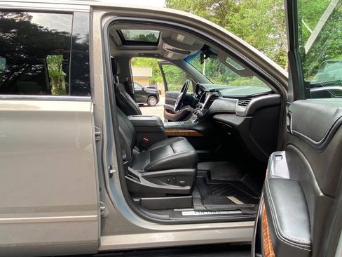 Used 2017 Chevrolet Suburban Premier RWD image 66