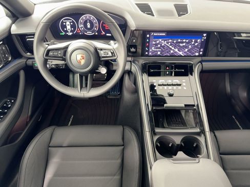 Used 2026 Porsche Panamera image 27