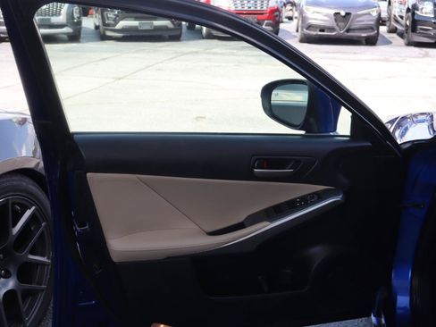 Used 2018 Lexus IS 300 RWD image 13