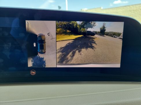 Used 2025 Cadillac XT4 Premium Luxury image 10