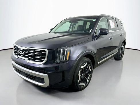 Used 2025 Kia Telluride S FWD image 3