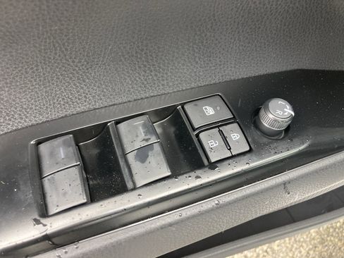 Used 2026 Toyota Camry SE w/ Convenience Package image 15