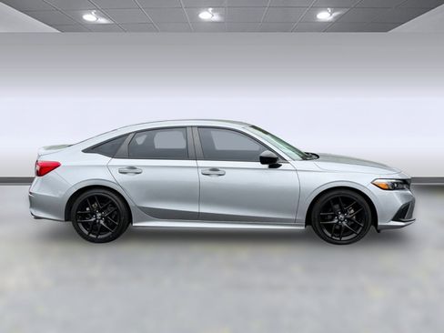 Used 2023 Honda Civic Sport image 5