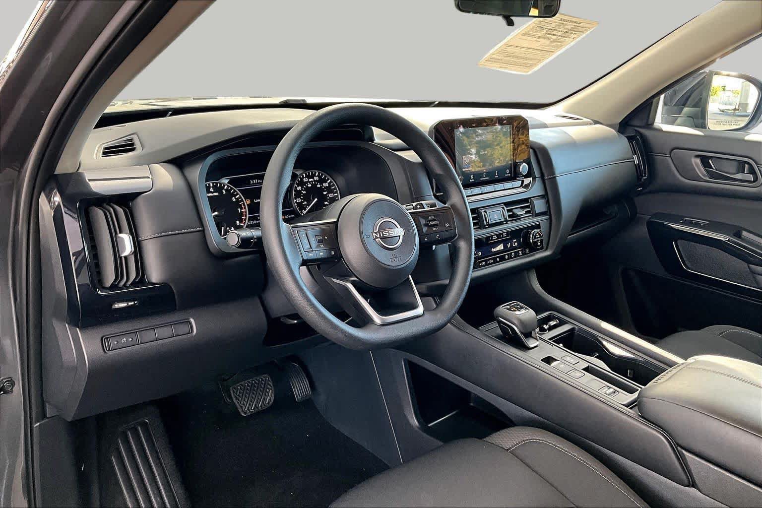 Certified 2025 Nissan Pathfinder S FWD image 17