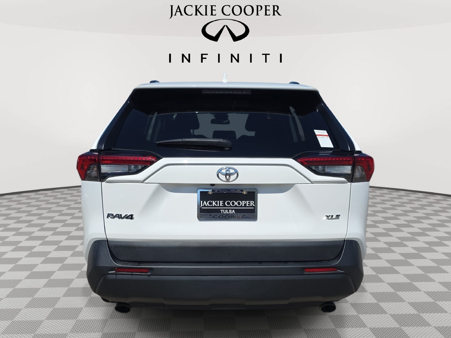 Used 2023 Toyota RAV4 XLE w/ Convenience Package FWD image 6