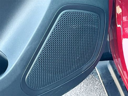 Used 2024 Hyundai Venue Limited image 19