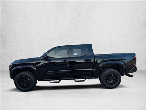 Used 2025 Toyota Tacoma SR5 AWD/4WD image 5