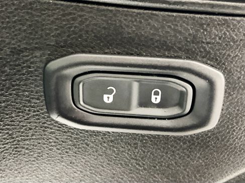 Used 2024 Jeep Wrangler Unlimited Rubicon 4xe AWD/4WD image 30