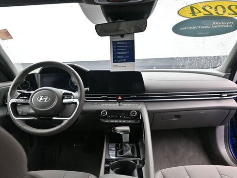 Certified 2024 Hyundai Elantra SEL w/ Convenience Package image 13