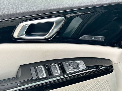 Used 2022 Kia Carnival SX image 18