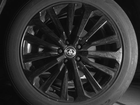 Used 2025 Toyota Highlander XSE image 12