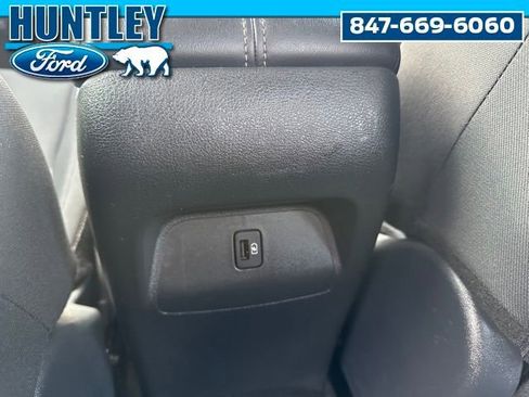 Used 2025 Nissan Sentra SV image 17