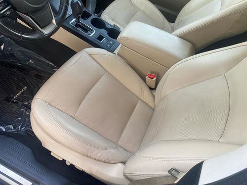 Used 2019 Subaru Outback 3.6R Limited image 16