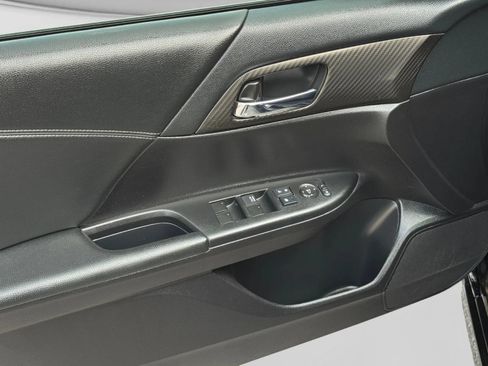 Used 2016 Honda Accord Sport image 9