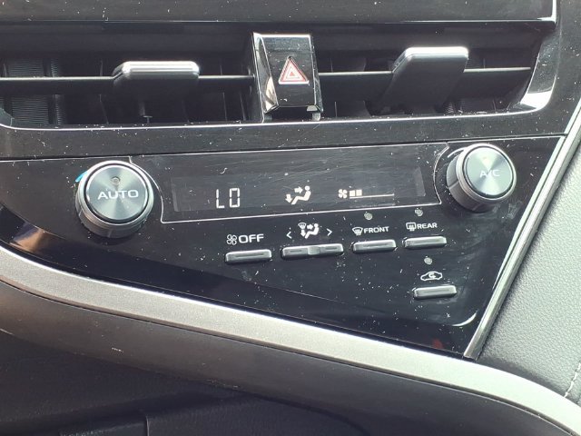 Used 2021 Toyota Camry SE FWD image 21