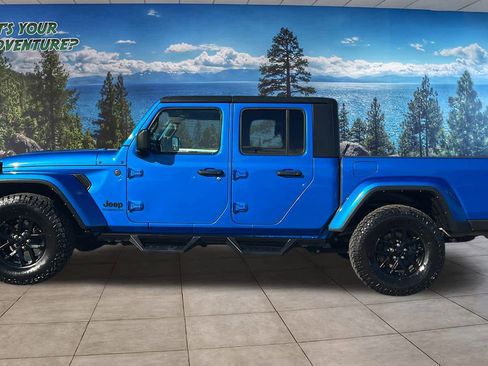 Used 2022 Jeep Gladiator Sport image 8