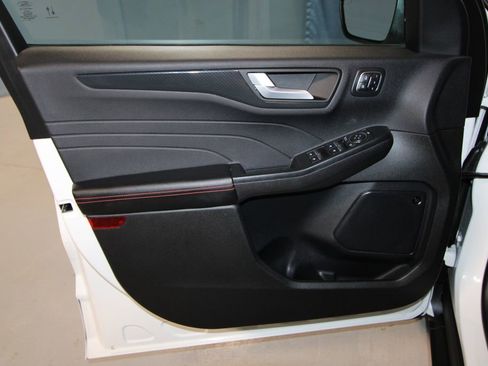 Used 2024 Ford Escape ST-Line Elite w/ Premium Technology Package AWD/4WD image 5