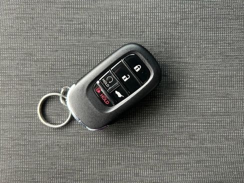 Used 2025 Honda Pilot Sport image 33