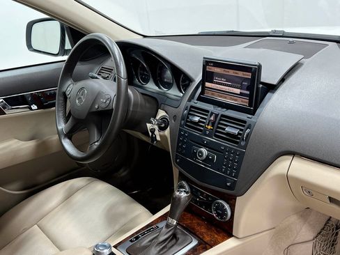 Used 2009 Mercedes-Benz C 300 Sedan image 21
