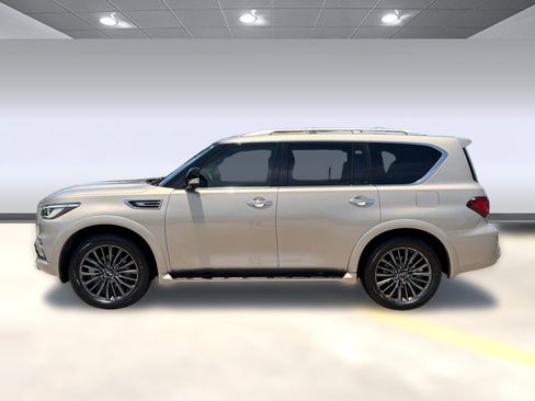 Used 2022 INFINITI QX80 Premium Select w/ All-Season Package RWD image 2