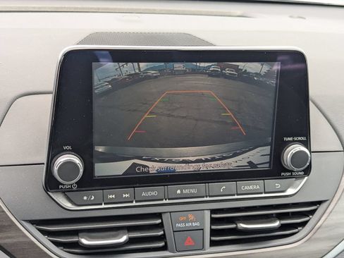Used 2025 Nissan Altima 2.5 SV FWD image 17
