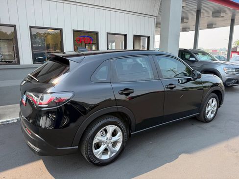 Used 2023 Honda HR-V LX image 11