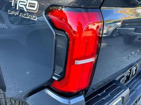 Used 2025 Toyota Tacoma TRD Off-Road image 25