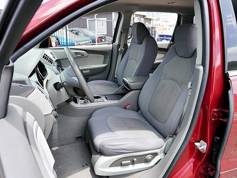 Used 2011 Chevrolet Traverse LT w/ Personal Connectivity Package AWD/4WD image 15