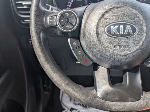 Used 2017 Kia Soul FWD image 29