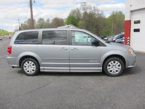 Used 2015 Dodge Grand Caravan SE w/ Quick Order Package 29E SE FWD image 7