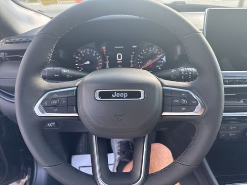 New 2026 Jeep Compass Latitude image 20