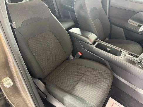 Used 2025 Nissan Kicks S AWD/4WD image 30
