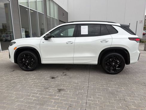 Certified 2025 Volkswagen Tiguan SE R-Line AWD/4WD image 3