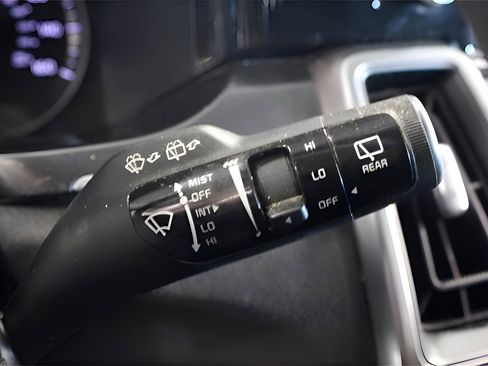 Certified 2022 Kia Sorento LX image 27