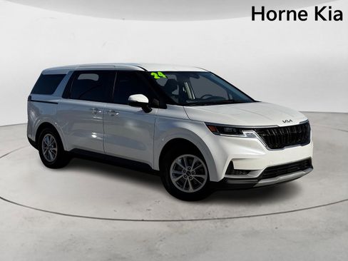 Certified 2024 Kia Carnival LX image 2