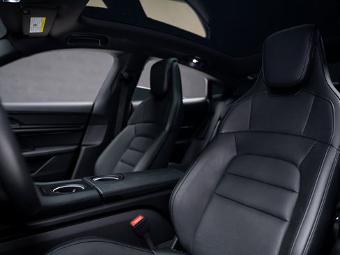 Used 2023 Porsche Taycan w/ Premium Package image 57